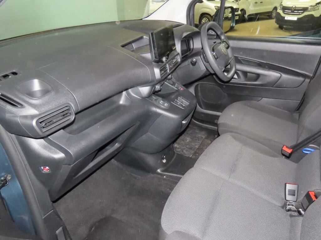 Citroen e-Berlingo 100Kw 52Kwh Van Driver Blue #5