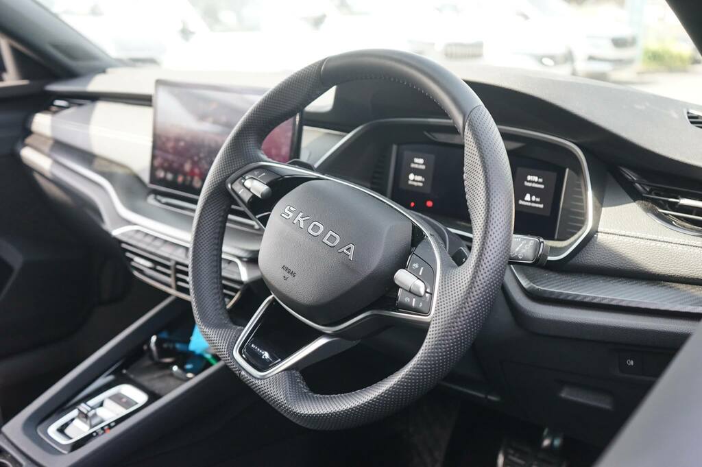 Skoda Octavia 2.0 Tdi 150 Sportline Dsg YL25BKD Silver #6