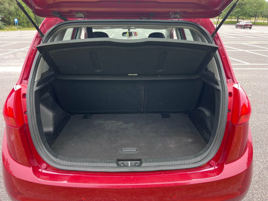 Kia Venga 1.4 Ecodynamics 2 Mpv Euro 5 S Red #5