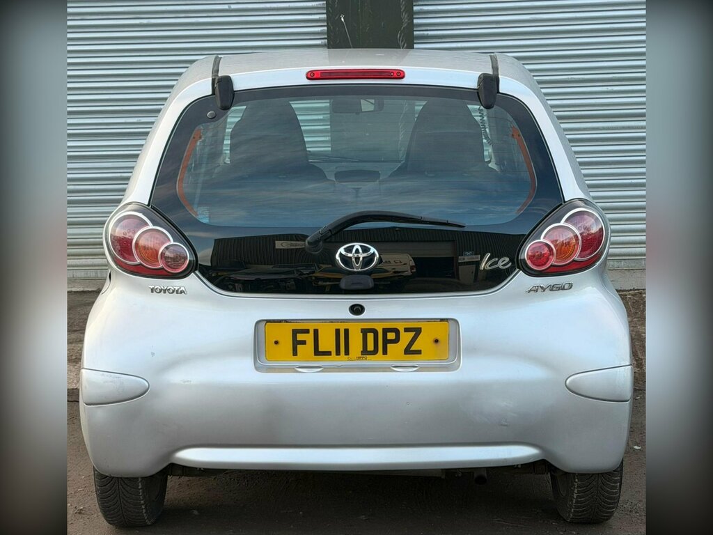 Toyota Aygo Ice Red #8