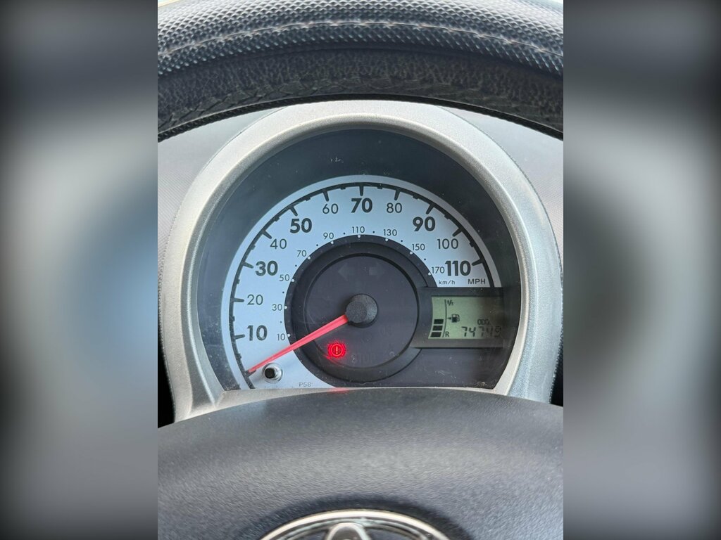 Toyota Aygo Ice Red #21