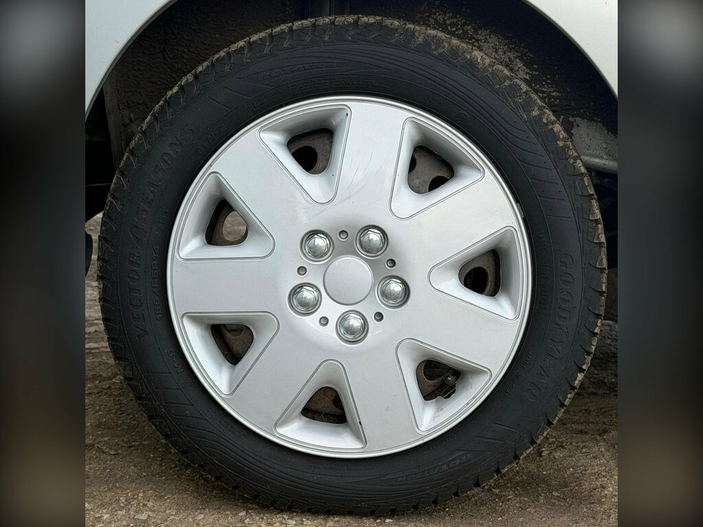 Toyota Aygo Ice Red #32