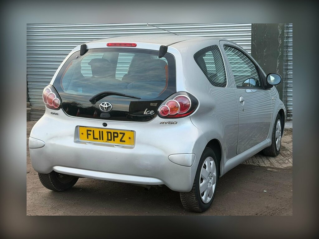 Toyota Aygo Ice Red #9