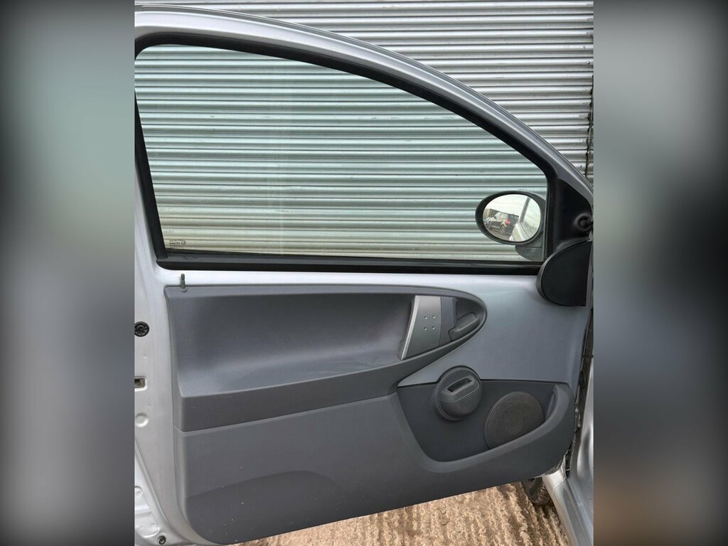 Toyota Aygo Ice Red #27