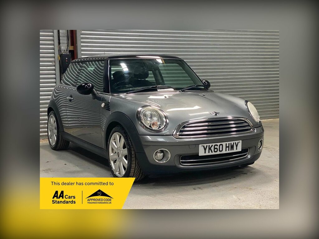 Mini Hatch Cooper D White #1