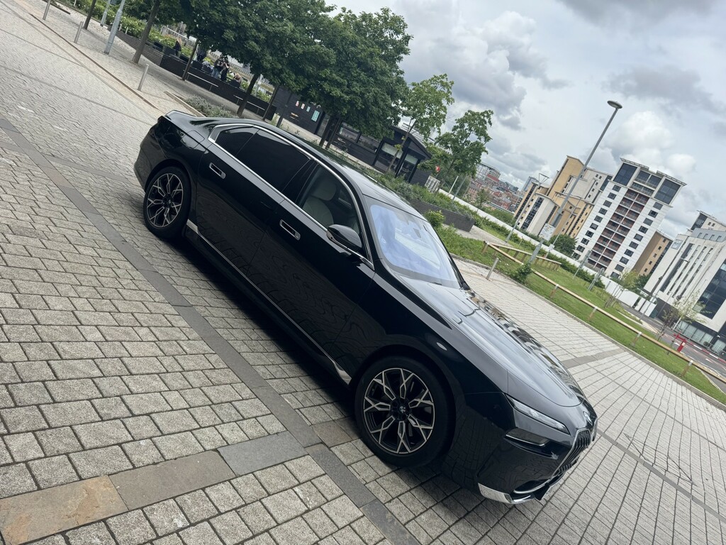 BMW i7 I7 Xdrive60 Excellence Pro 2023 Black #3