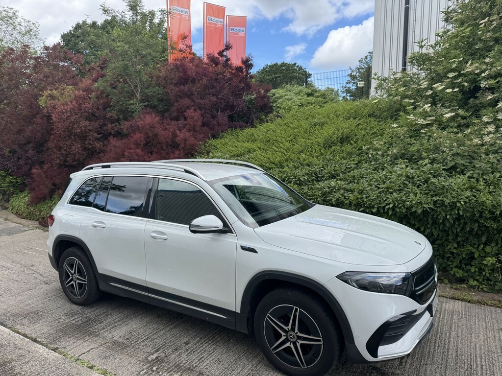 Mercedes-Benz EQB Eqb 300 66.5Kwh Amg Line 2022 White #2