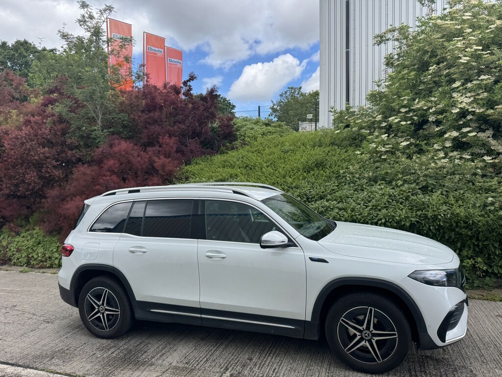 Mercedes-Benz EQB Eqb 300 66.5Kwh Amg Line 2022 White #3