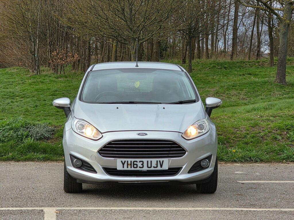 Ford Fiesta 1.25 Zetec Euro 5 YH63UJV Silver #2