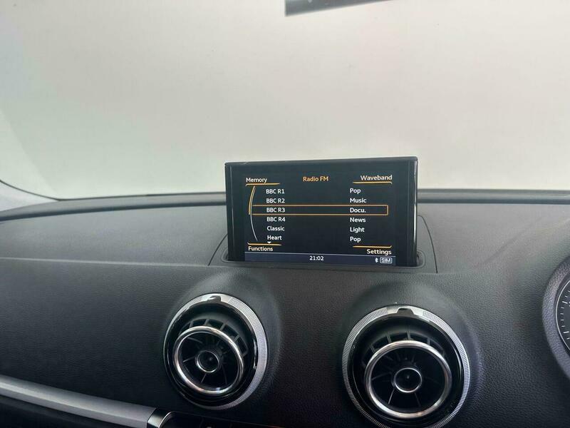 Audi A4 2.0 Tdi Ultra Se Technik 161 Bhp White #23