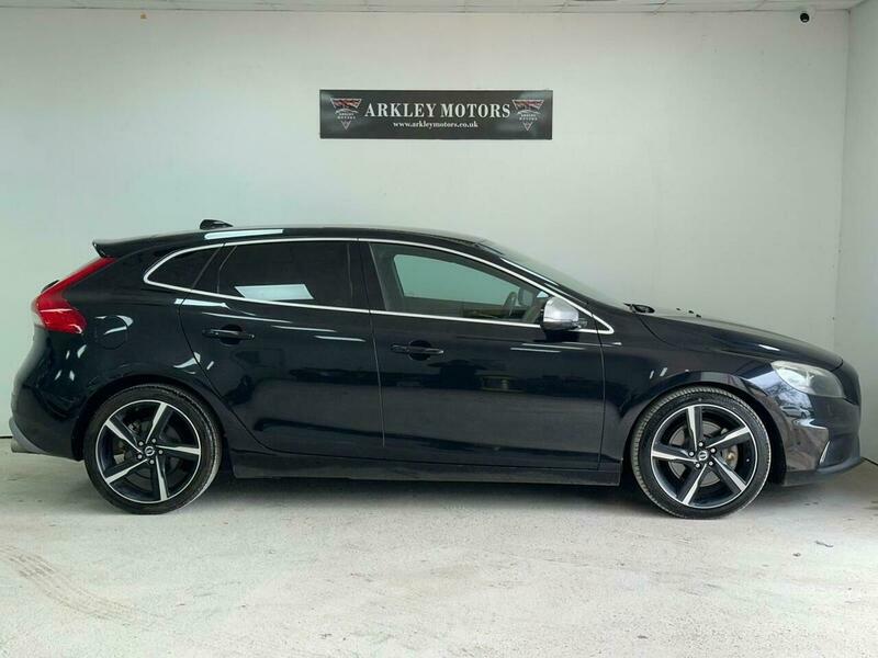 Volvo V40 2.0 T5 R-design Lux Black #6