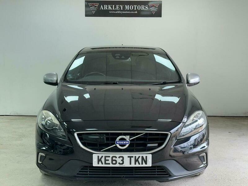 Volvo V40 2.0 T5 R-design Lux Black #3