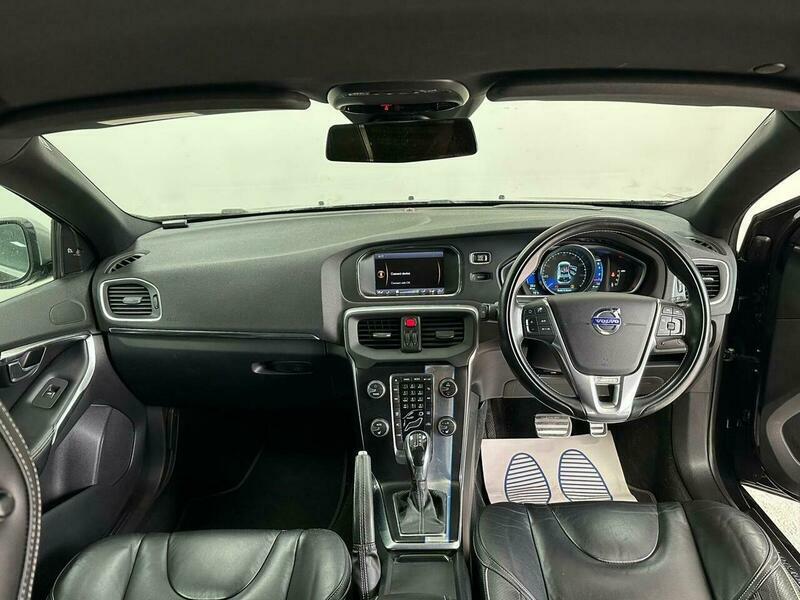 Volvo V40 2.0 T5 R-design Lux Black #4
