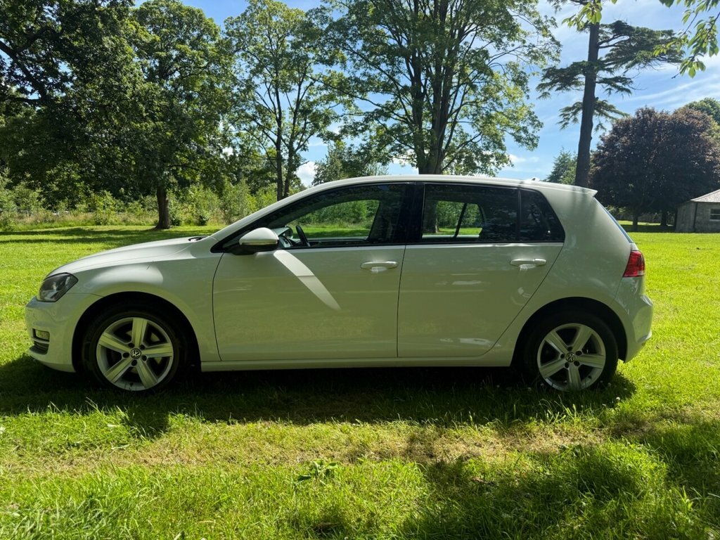 Volkswagen Golf Hatchback A066XBW #4