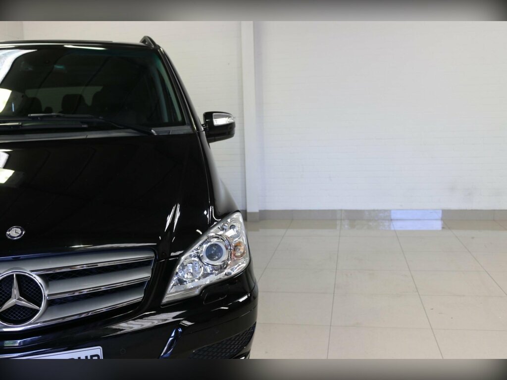 Mercedes-Benz Viano V350 Trend Black #6