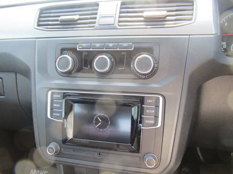 Volkswagen Caddy Life 2.0 Tdi Dsg Green #13