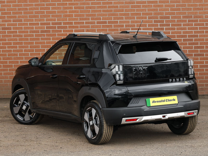 Fiat Panda 83Kw La Prima 44Kwh Black #2
