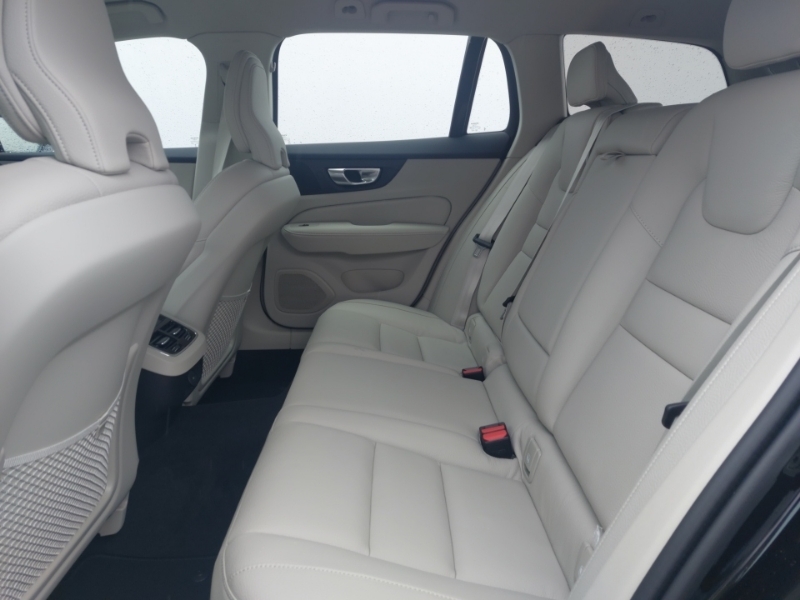 Volvo V60 2.0 B4p Plus Dark 7 Speed Black #6