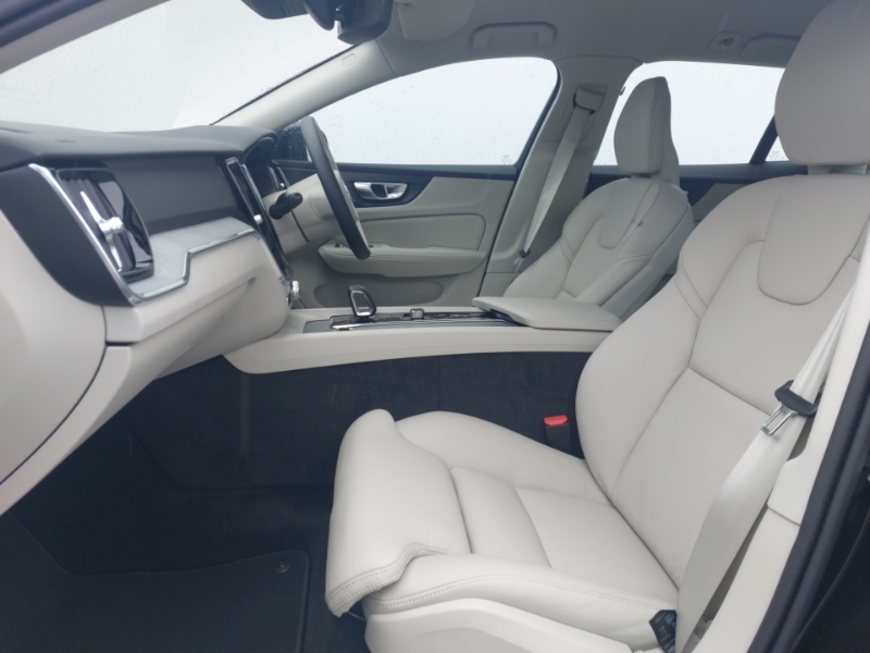Volvo V60 2.0 B4p Plus Dark 7 Speed Black #5