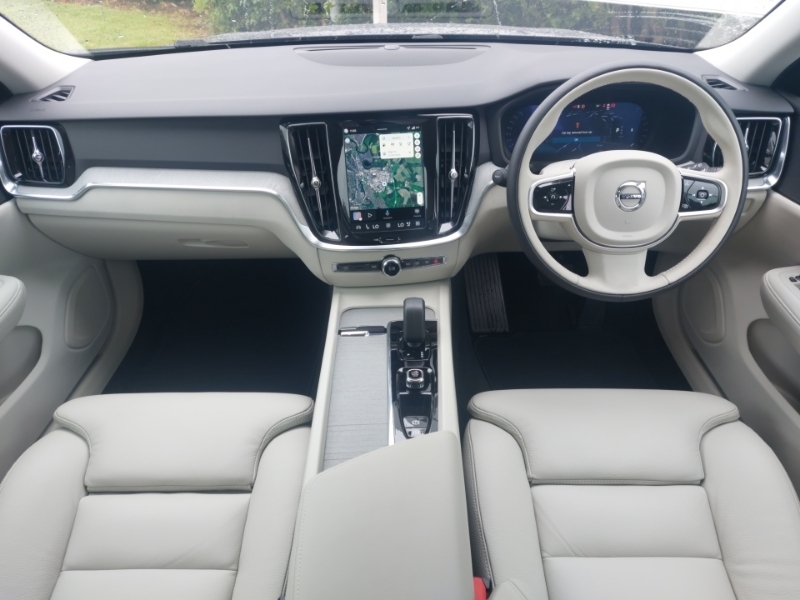 Volvo V60 2.0 B4p Plus Dark 7 Speed Black #3