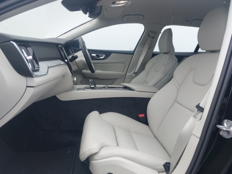 Volvo V60 2.0 B4p Plus Dark 7 Speed Black #5