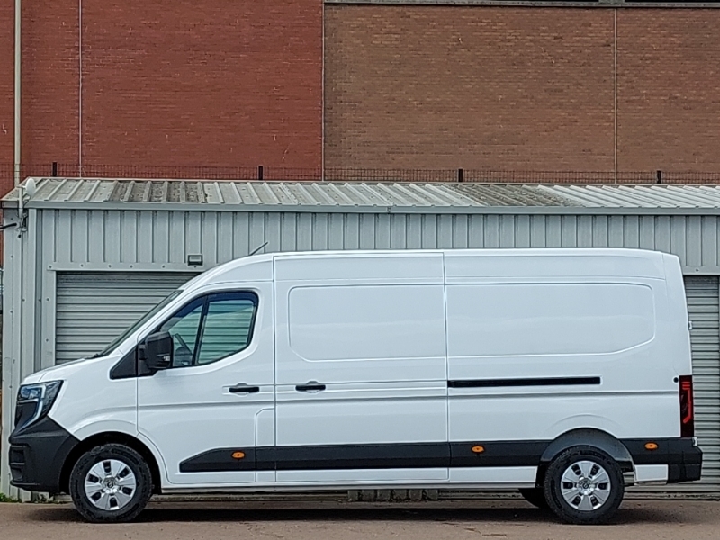 Renault Master Lm35 Blue Dci 150 Advance Medium Roof Van White #4