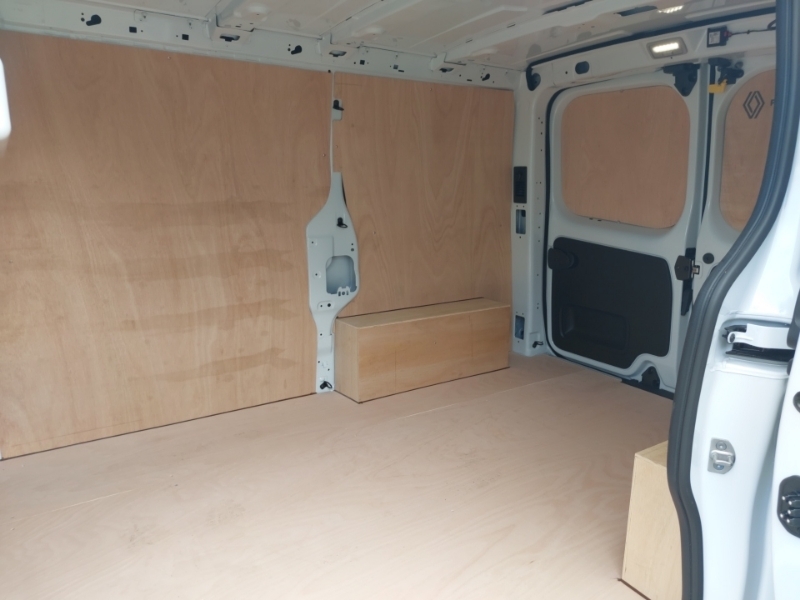Renault Trafic Sl30 Blue Dci 150 Extra Safety Van White #6