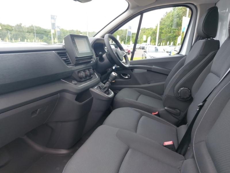 Renault Trafic Sl30 Blue Dci 150 Extra Safety Van White #5