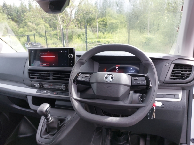 Vauxhall Vivaro 2.0 Turbo D 145 Prime H1 Van White #3