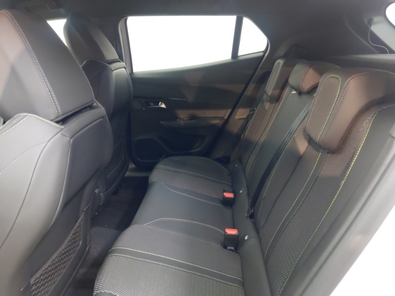 Peugeot 2008 1.2 Puretech 130 Gt Eat8 SJ26VCA White #6