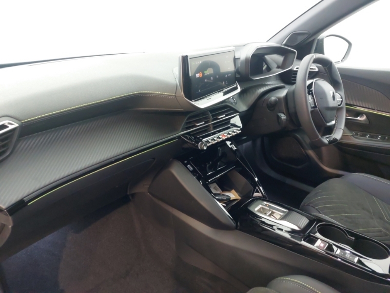 Peugeot 2008 1.2 Puretech 130 Gt Premium Eat8 Black #5