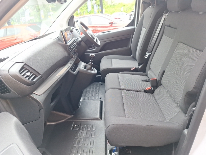 Vauxhall Vivaro 1.5 Turbo D 120 Pro H1 Van White #5