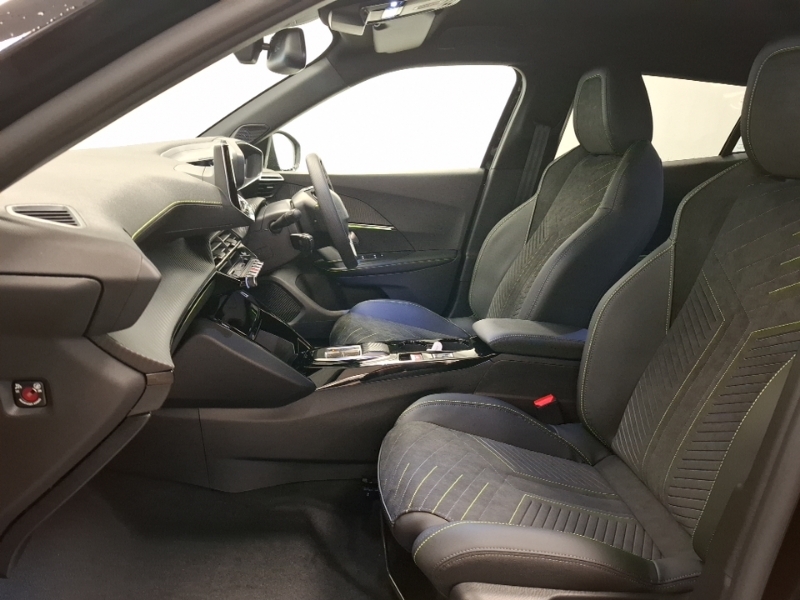 Peugeot 2008 1.2 Puretech 130 Gt Premium Eat8 Black #5
