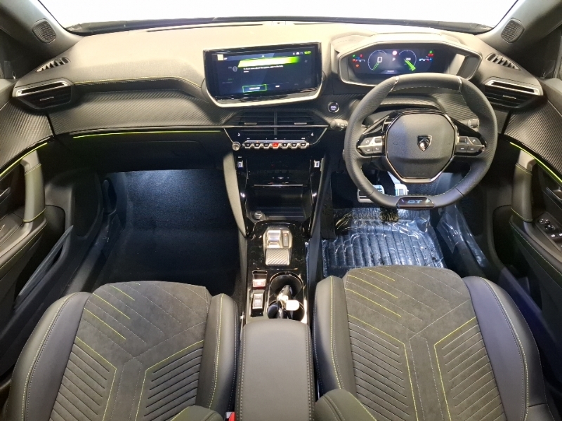 Peugeot 2008 1.2 Puretech 130 Gt Premium Eat8 Black #3