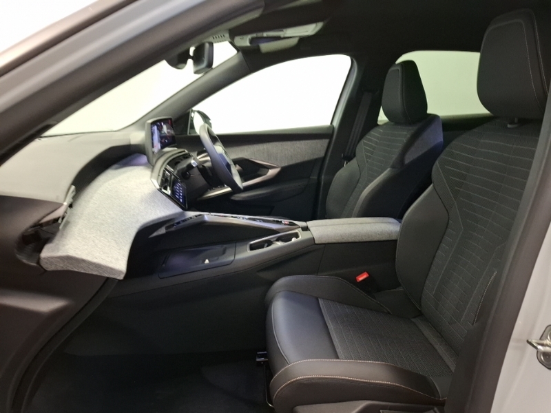 Peugeot 3008 157Kw Allure 73Kwh White #5