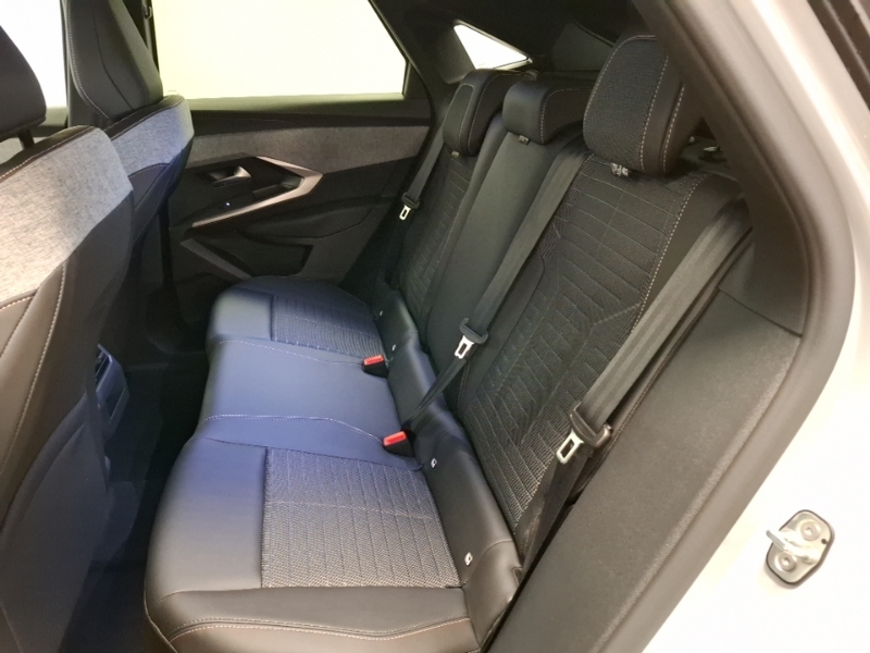 Peugeot 3008 157Kw Allure 73Kwh White #6