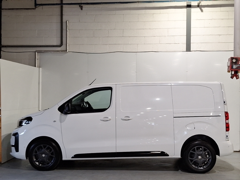 Vauxhall Vivaro 1.5 Turbo D 120 Pro H1 Van SD26TNN White #4