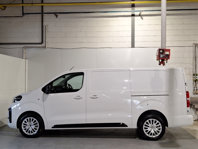 Peugeot Expert 2.0 Bluehdi 145 Asphalt Van SA26LYH White #4