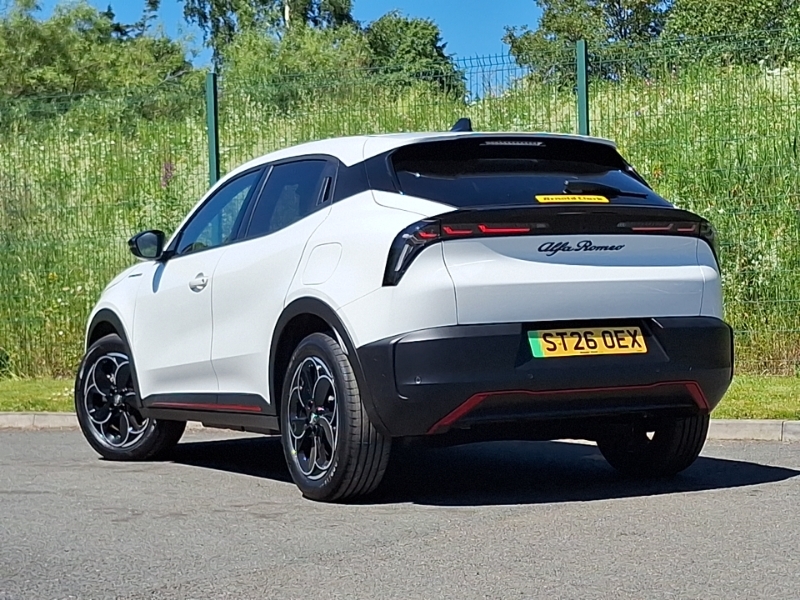 Alfa Romeo Junior 115Kw Elettrica Speciale 54Kwh White #2