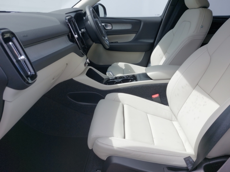 Volvo XC40 2.0 B3p Ultra Dark Black #5
