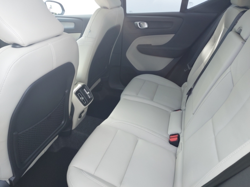 Volvo XC40 2.0 B4p Ultra Dark Black #6