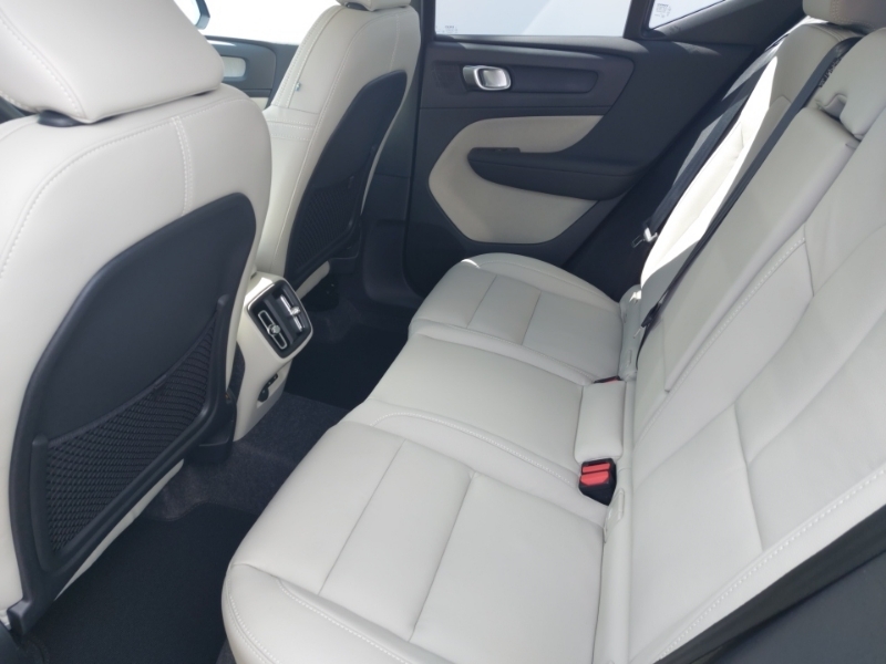 Volvo XC40 2.0 B4p Ultra Dark Black #6
