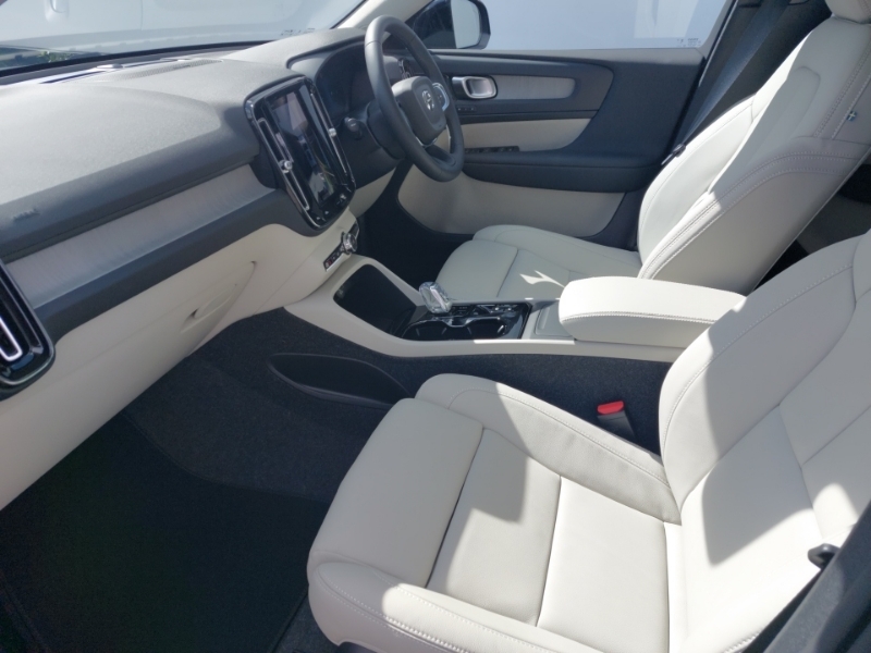 Volvo XC40 2.0 B4p Ultra Dark Black #5