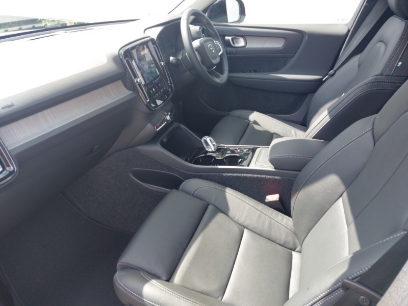 Volvo XC40 2.0 B3p Plus Pro Dark Black #5