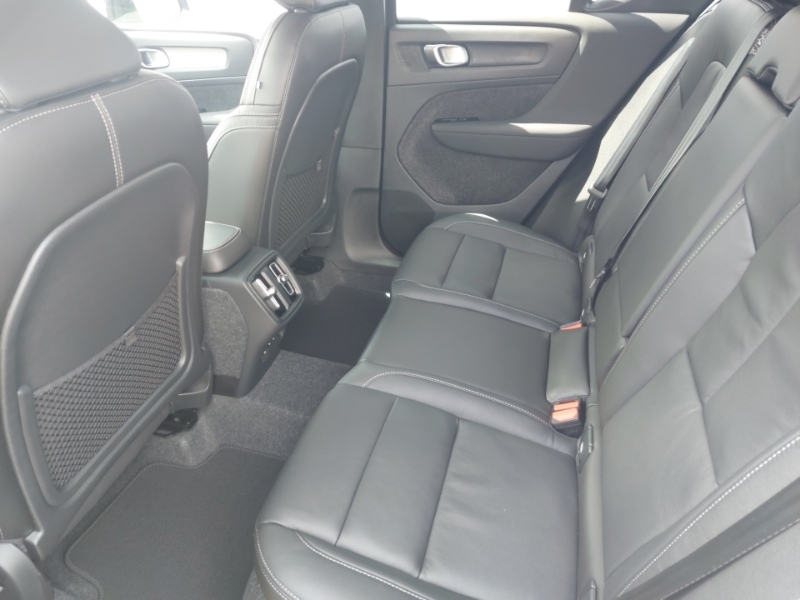 Volvo XC40 2.0 B3p Plus Pro Dark Black #6