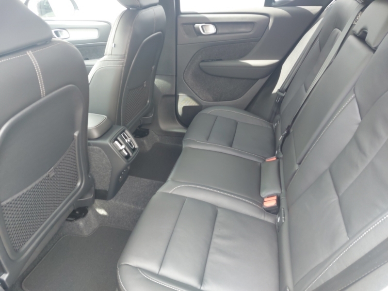 Volvo XC40 2.0 B3p Plus Pro Dark Black #6