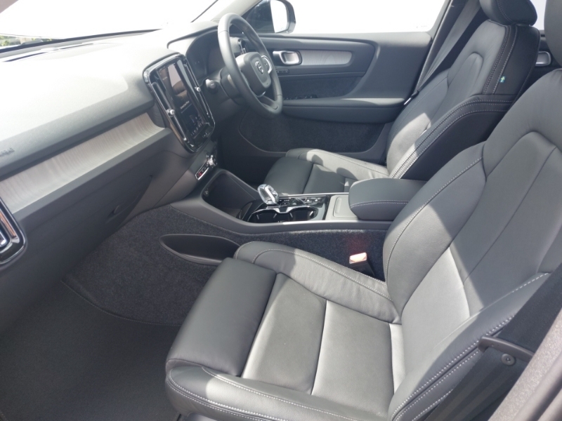 Volvo XC40 2.0 B3p Plus Pro Dark Black #5