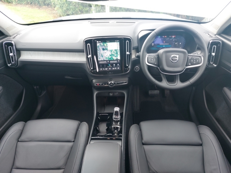 Volvo XC40 2.0 B3p Plus Pro Dark Grey #3