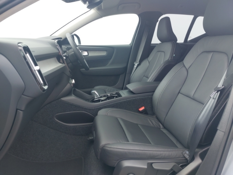 Volvo XC40 2.0 B3p Plus Pro Dark Grey #5