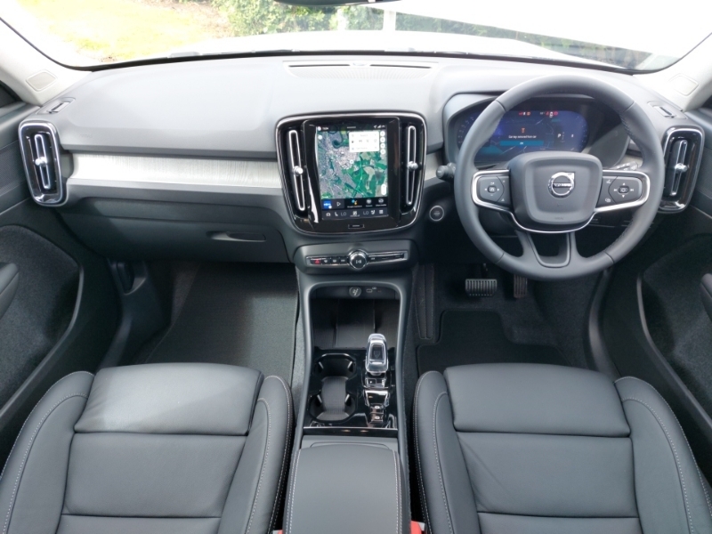 Volvo XC40 2.0 B3p Plus Pro Dark Grey #3